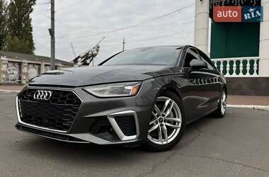 Седан Audi A4 2020 в 