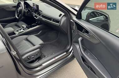 Седан Audi A4 2020 в 