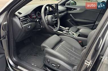 Седан Audi A4 2020 в 