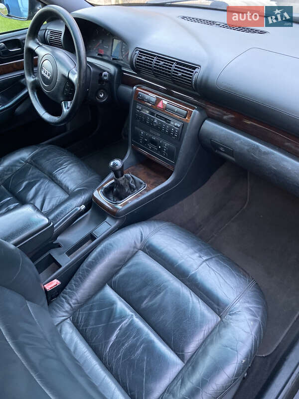 Универсал Audi A4 2000 в Турийске