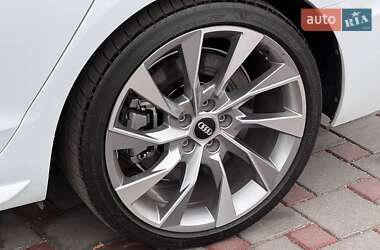 Седан Audi A4 2020 в 