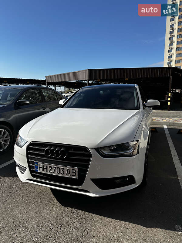 Седан Audi A4 2012 в Одесі