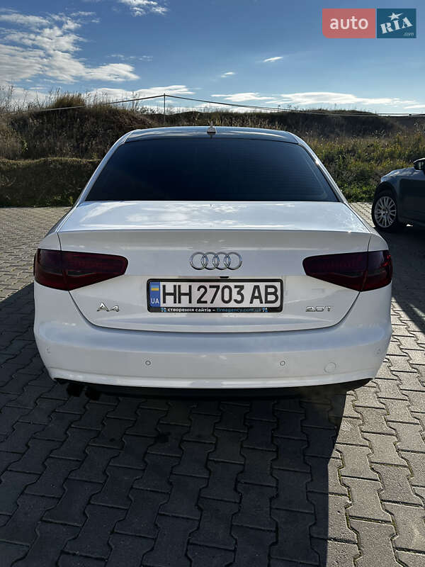 Седан Audi A4 2012 в Одесі