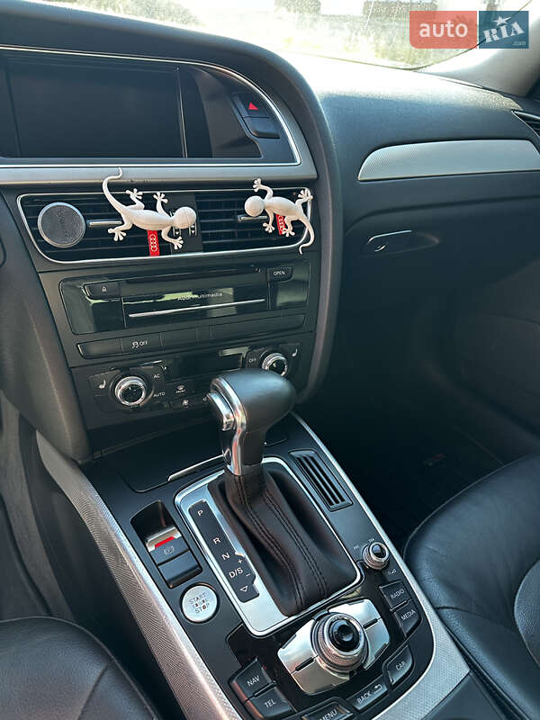 Седан Audi A4 2012 в Одесі