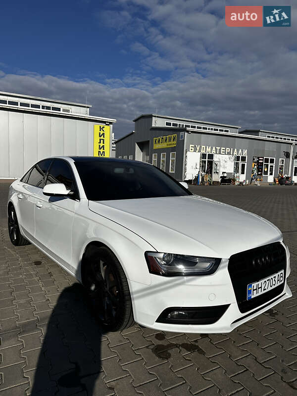 Седан Audi A4 2012 в Одесі