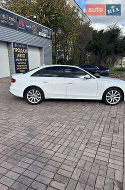 Седан Audi A4 2013 в  фото 4 Седан Audi A4 2013 в