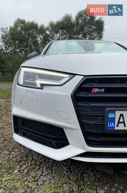 Седан Audi A4 2016 в 