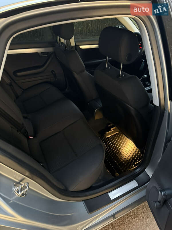 Седан Audi A4 2006 в Рівному