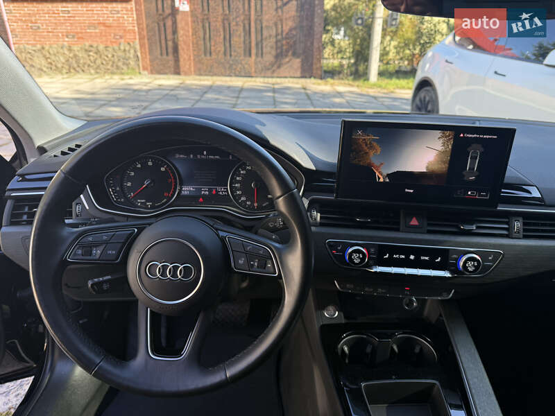 Седан Audi A4 2021 в Львове