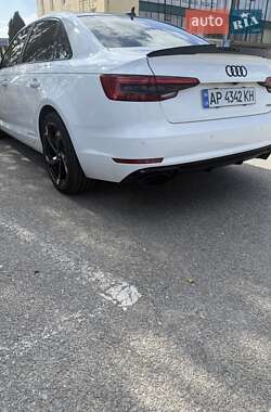 Седан Audi A4 2017 в 