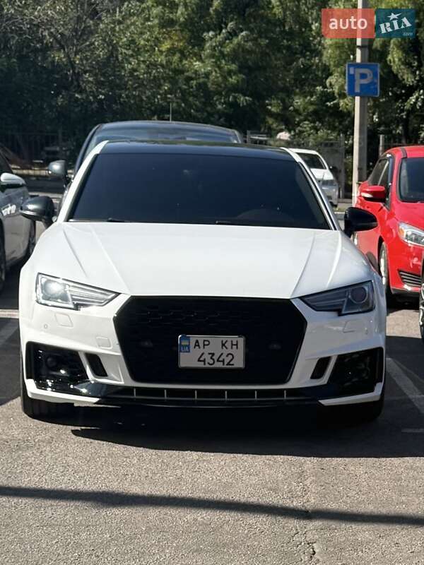 Седан Audi A4 2017 в 