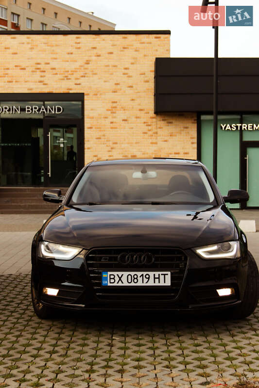 Седан Audi A4 2013 в Луцке