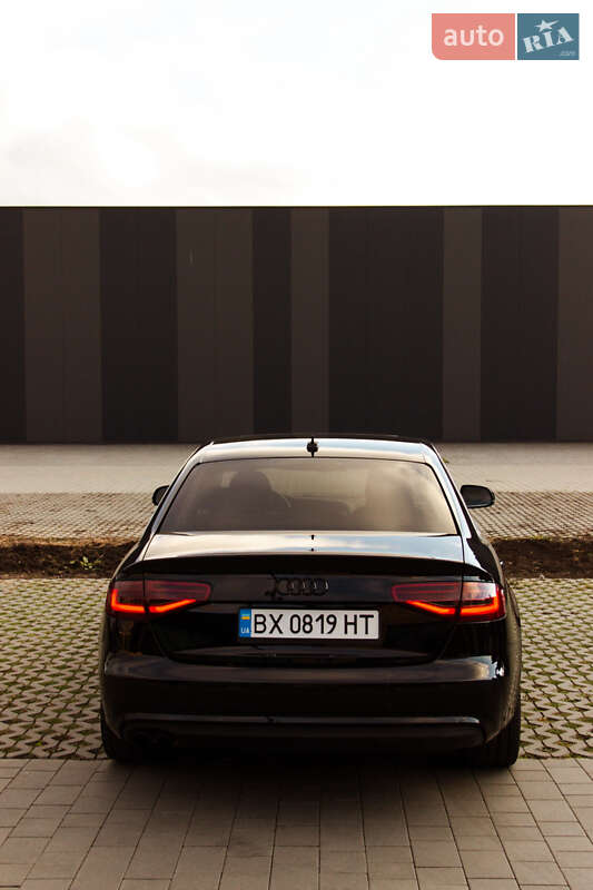 Седан Audi A4 2013 в Луцке