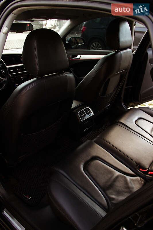 Седан Audi A4 2013 в Луцке