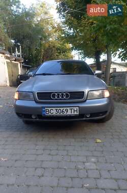 Седан Audi A4 1996 в  фото 9 Седан Audi A4 1996 в