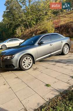 Седан Audi A4 2016 в  фото 3 Седан Audi A4 2016 в