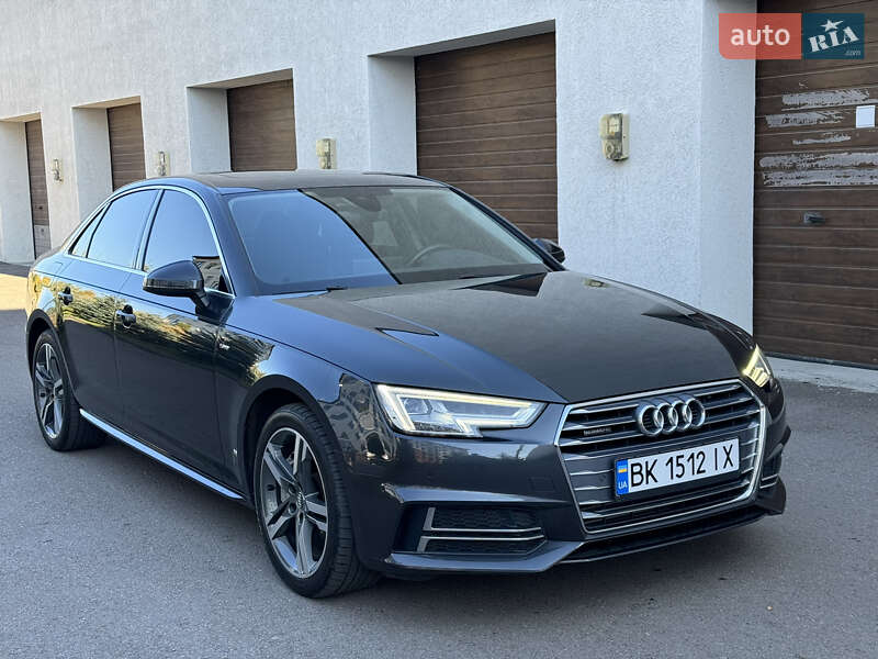 Седан Audi A4 2018 в Ровно