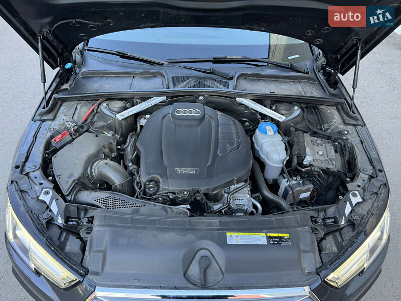 Седан Audi A4 2018 в Ровно