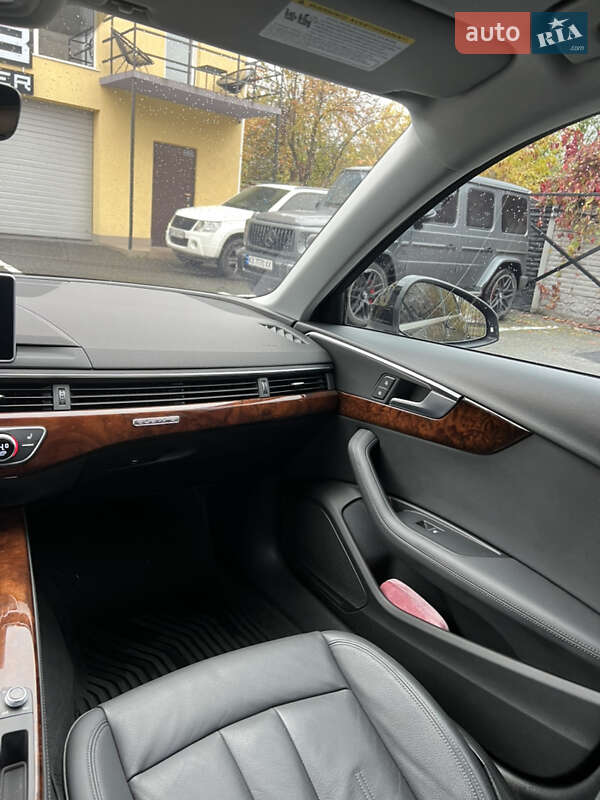 Седан Audi A4 2018 в Харкові