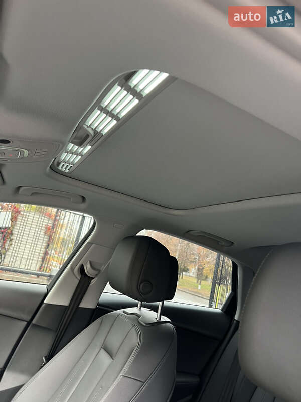 Седан Audi A4 2018 в Харкові