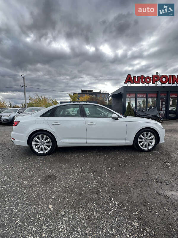 Седан Audi A4 2019 в Білогородці
