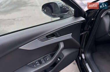 Универсал Audi A4 2018 в 