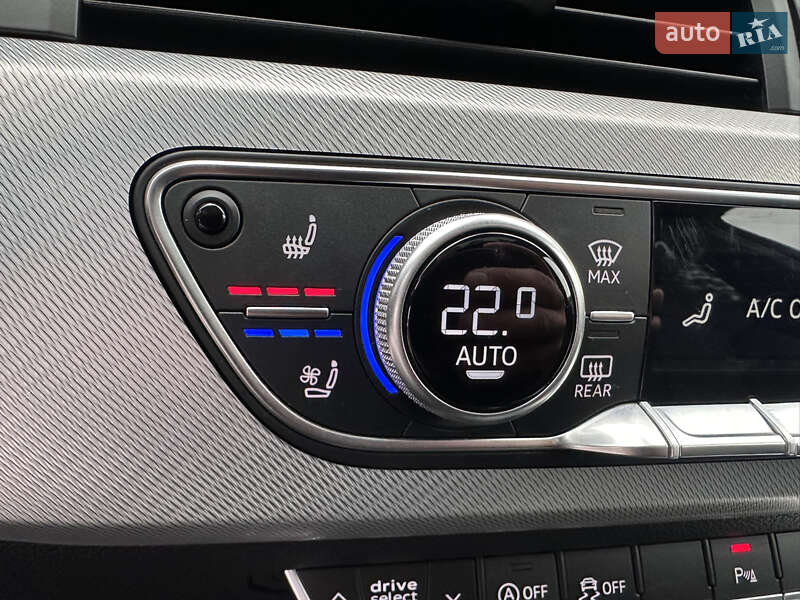 Седан Audi A4 2018 в Киеве