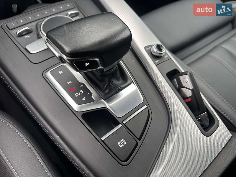 Седан Audi A4 2018 в Киеве