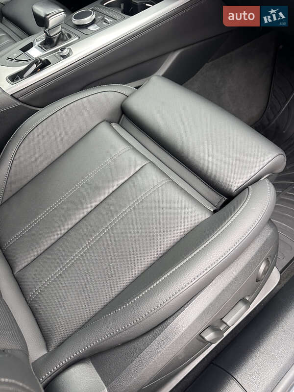 Седан Audi A4 2018 в Киеве