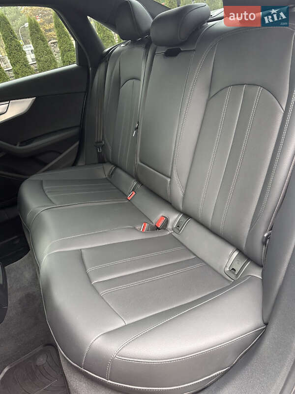 Седан Audi A4 2018 в Киеве