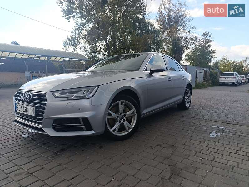 Седан Audi A4 2018 в Львове
