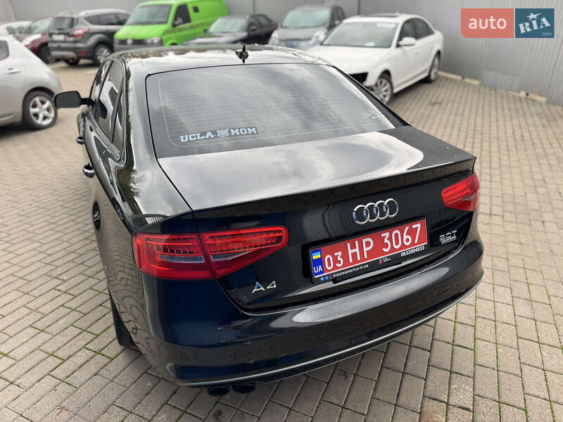Седан Audi A4 2015 в Рівному