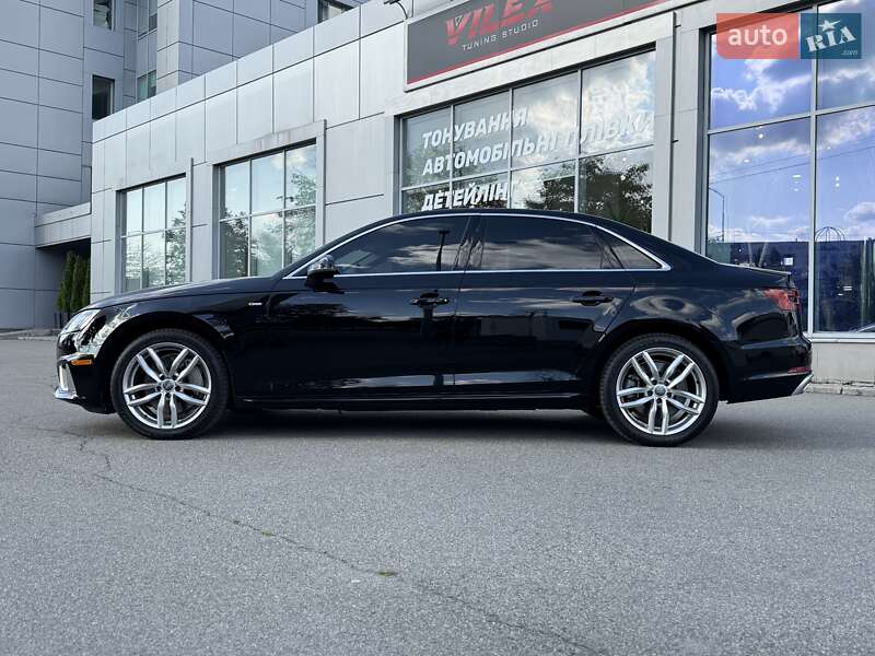 Седан Audi A4 2019 в Киеве