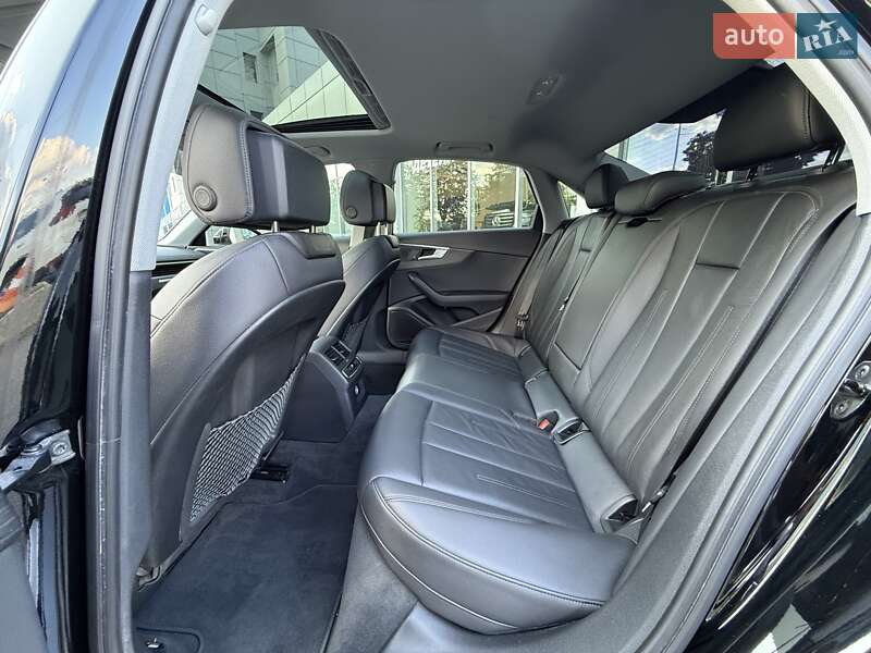 Седан Audi A4 2019 в Киеве