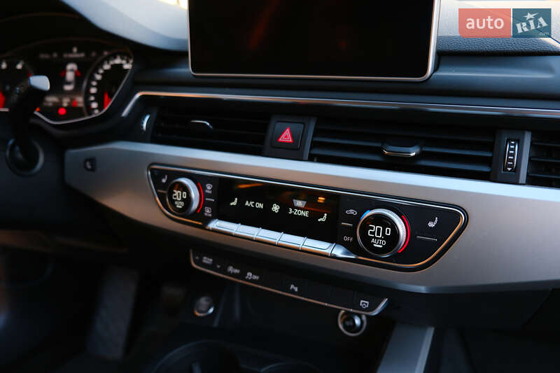 Седан Audi A4 2017 в Киеве