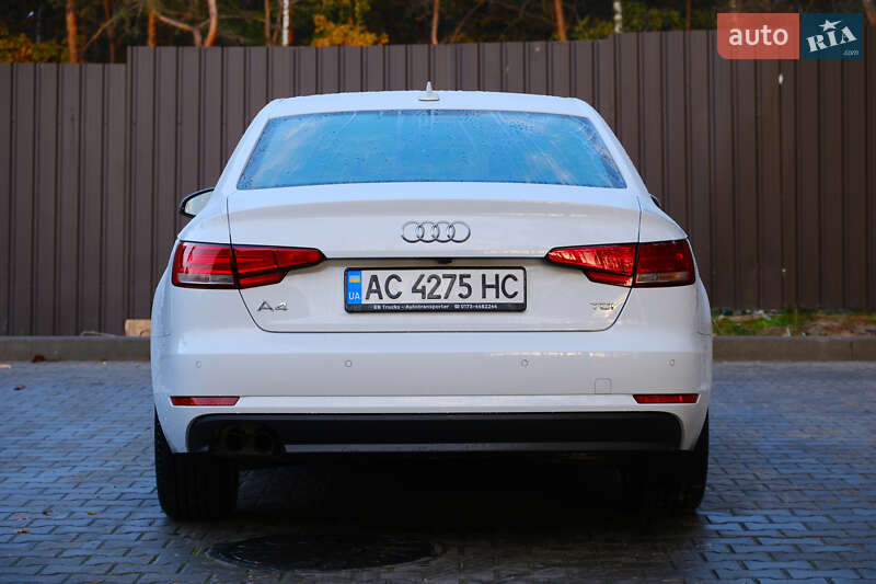 Седан Audi A4 2017 в Киеве