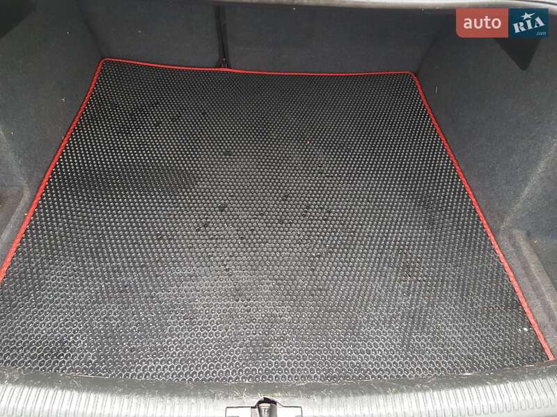 Седан Audi A4 2001 в Мене фото 36 Седан Audi A4 2001 в Мене