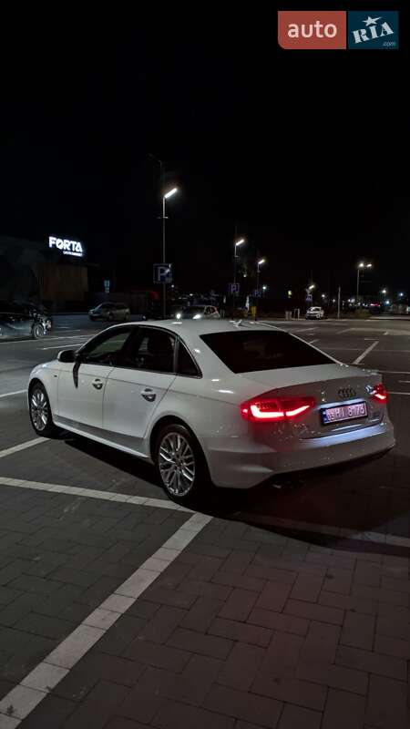 Седан Audi A4 2015 в Луцке