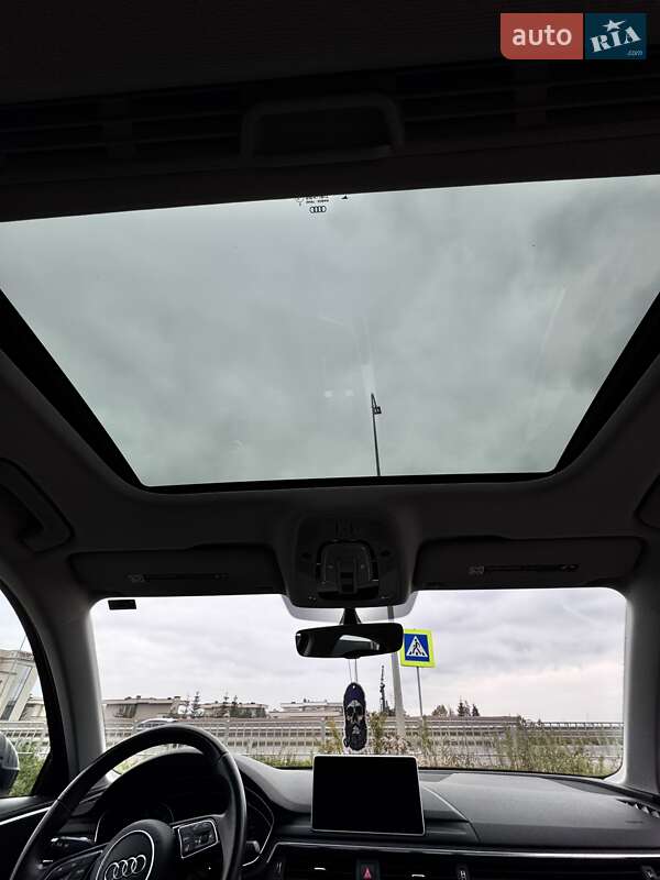 Седан Audi A4 2016 в Львове