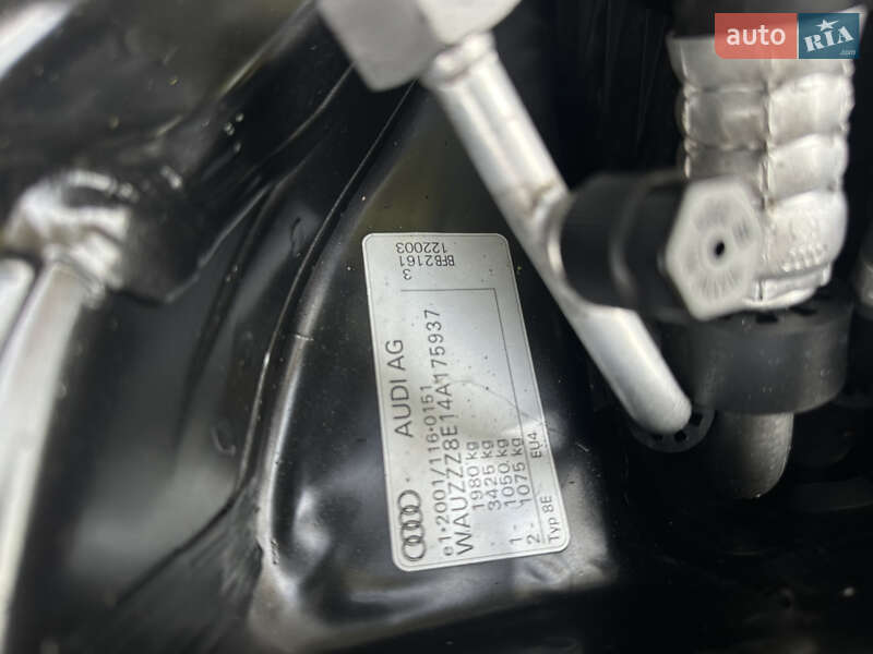 Универсал Audi A4 2004 в Сарнах
