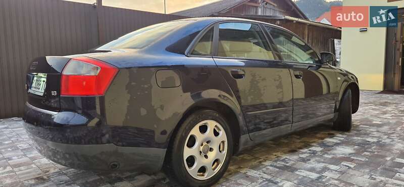 Седан Audi A4 2003 в Сколе