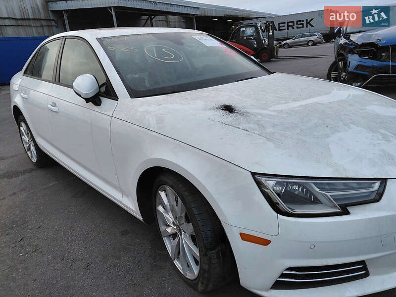 Седан Audi A4 2017 в Киеве