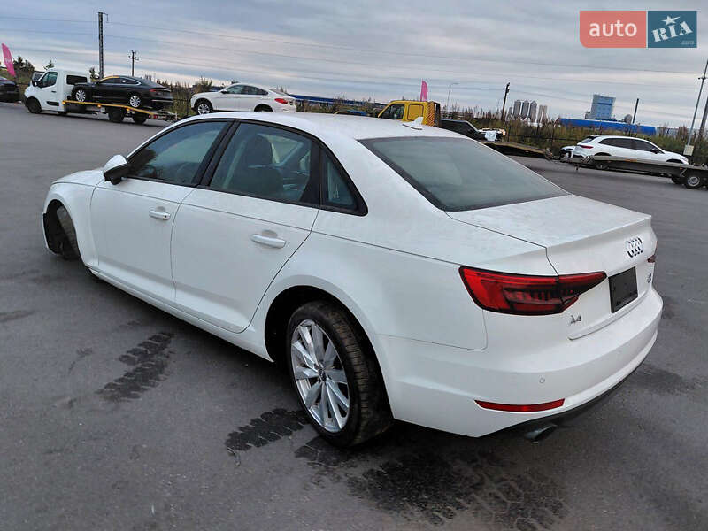Седан Audi A4 2017 в Киеве