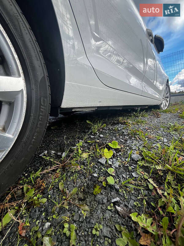 Седан Audi A4 2017 в Киеве