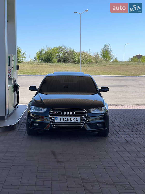 Седан Audi A4 2013 в Одесі