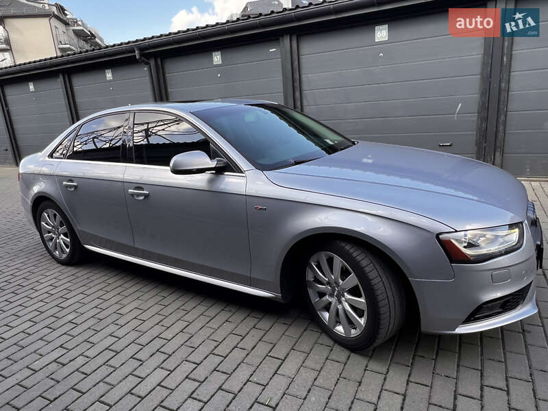 Седан Audi A4 2015 в Львові