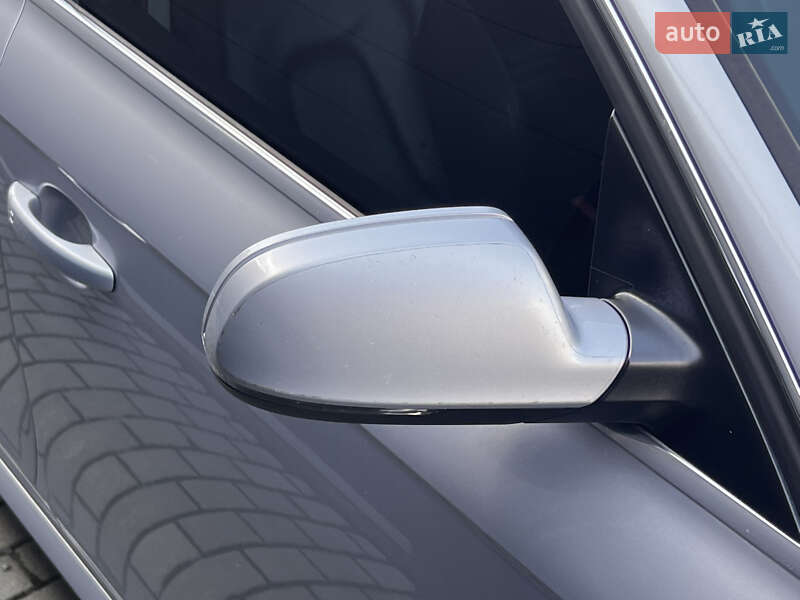 Седан Audi A4 2015 в Львові