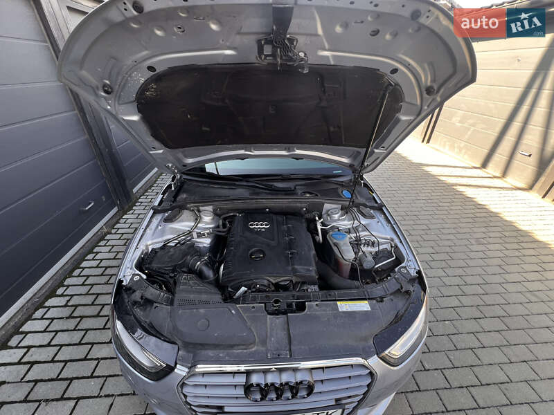 Седан Audi A4 2015 в Львові