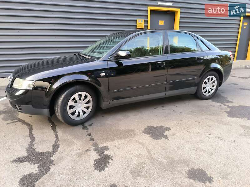 Седан Audi A4 2002 в Василькові