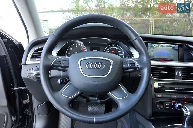 Седан Audi A4 2014 в Львові